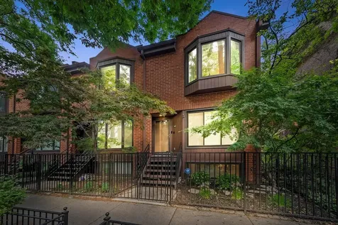 1813 North Dayton Street Chicago IL 60614