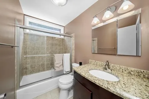 1813 North Dayton Street Chicago IL 60614