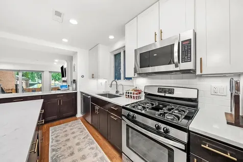 1813 North Dayton Street Chicago IL 60614