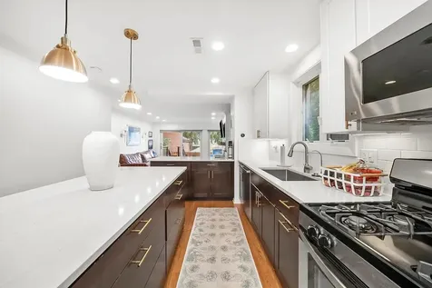 1813 North Dayton Street Chicago IL 60614