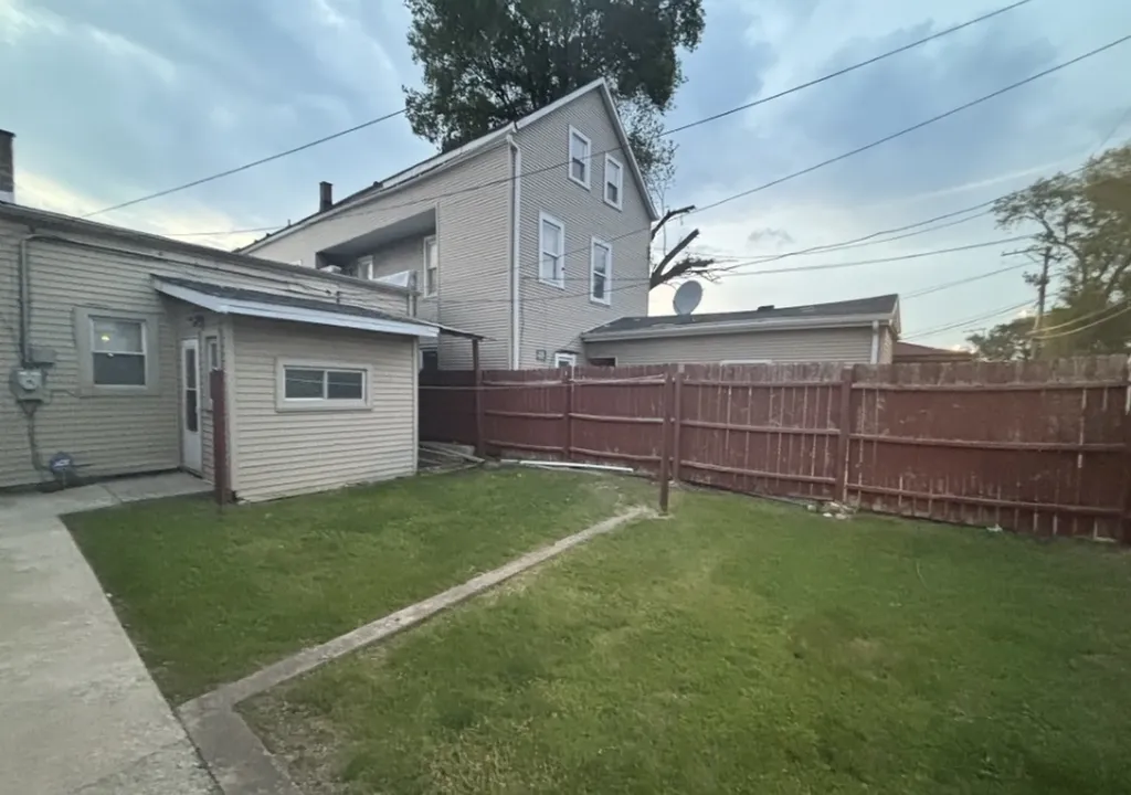 13515 South Baltimore Avenue Chicago IL 60633