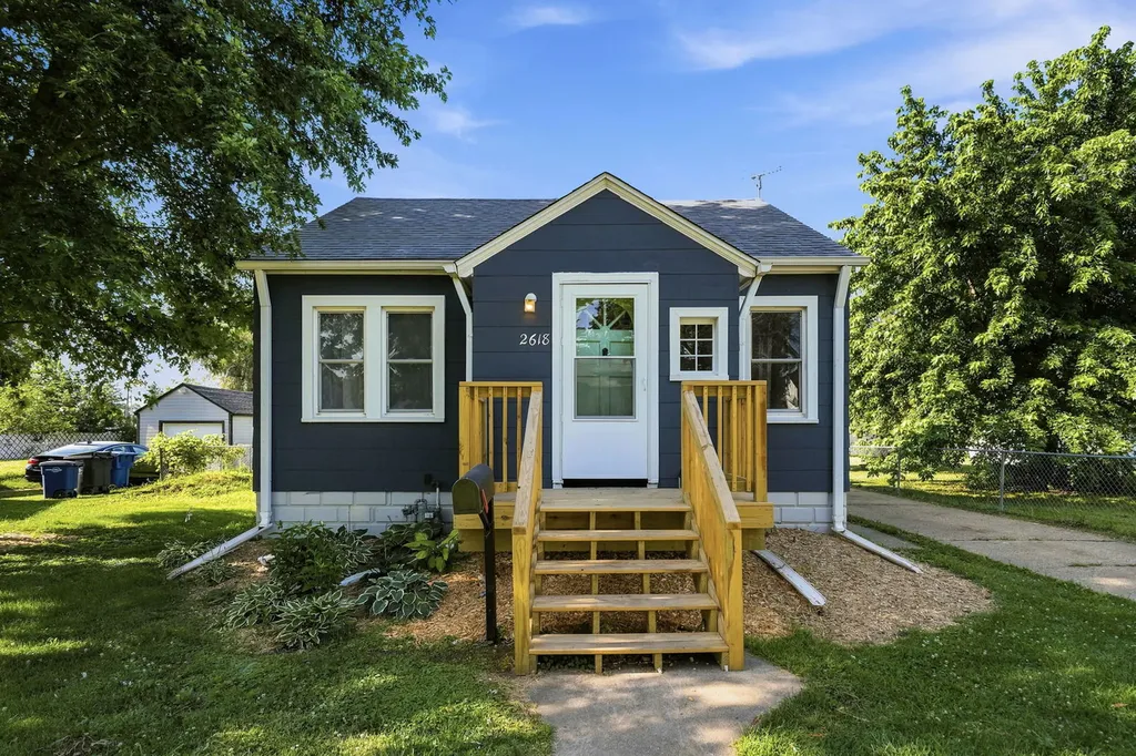 2618 38TH Avenue Moline IL 61265