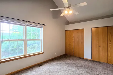 409 Fairfax Lane Grayslake IL 60030
