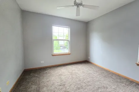 409 Fairfax Lane Grayslake IL 60030