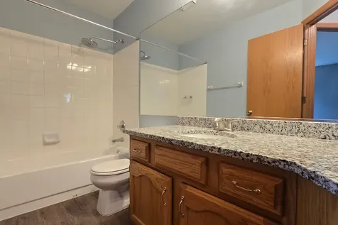 409 Fairfax Lane Grayslake IL 60030