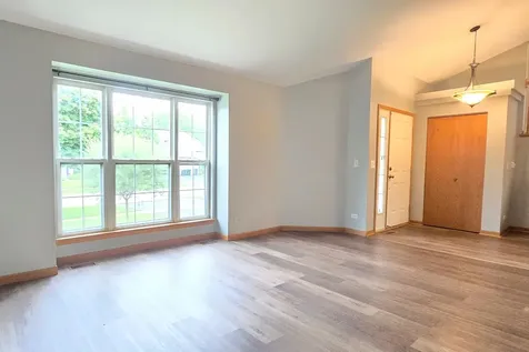 409 Fairfax Lane Grayslake IL 60030