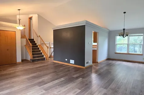 409 Fairfax Lane Grayslake IL 60030