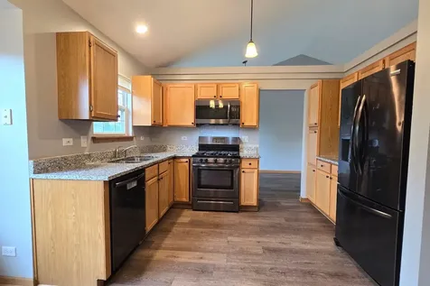 409 Fairfax Lane Grayslake IL 60030