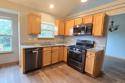 409 Fairfax Lane Grayslake IL 60030