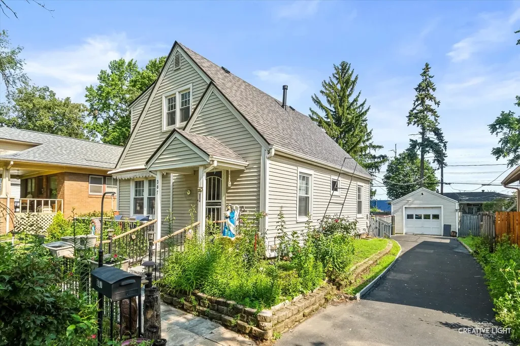 307 Lakelawn Boulevard Aurora IL 60506