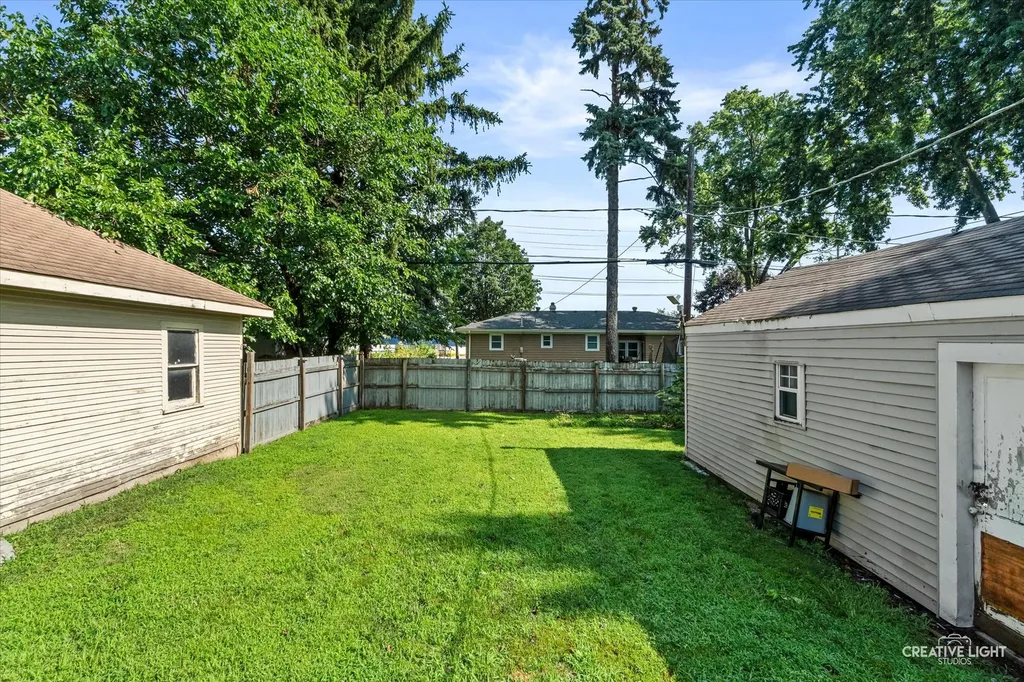 307 Lakelawn Boulevard Aurora IL 60506