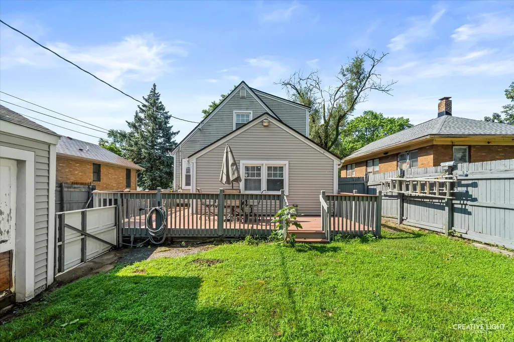 307 Lakelawn Boulevard Aurora IL 60506