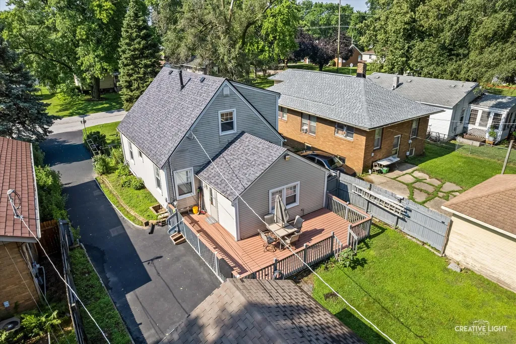 307 Lakelawn Boulevard Aurora IL 60506