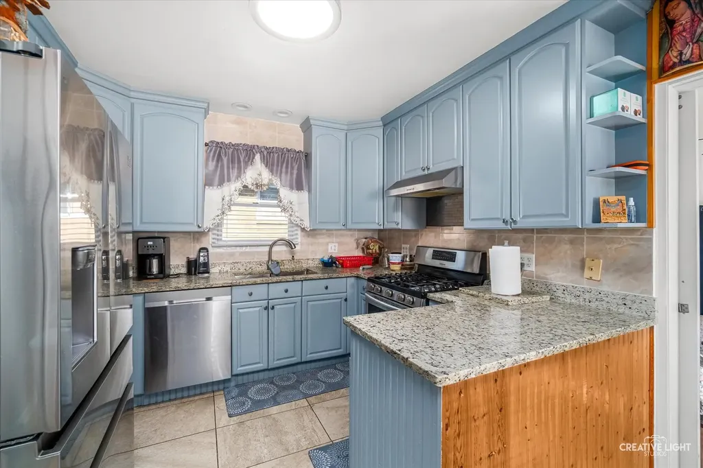 307 Lakelawn Boulevard Aurora IL 60506