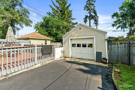 307 Lakelawn Boulevard Aurora IL 60506