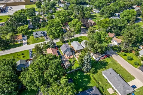 307 Lakelawn Boulevard Aurora IL 60506
