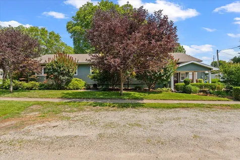 510 West William Street Monticello IL 61856