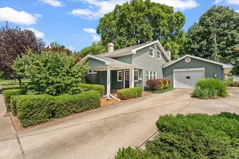 510 West William Street Monticello IL 61856