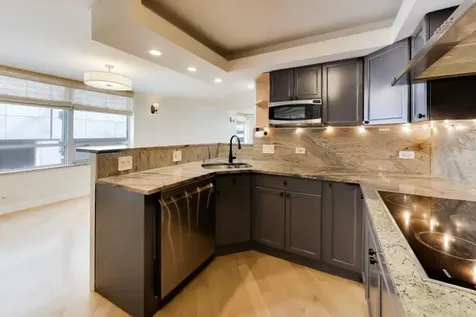 201 East Chestnut Street Chicago IL 60611