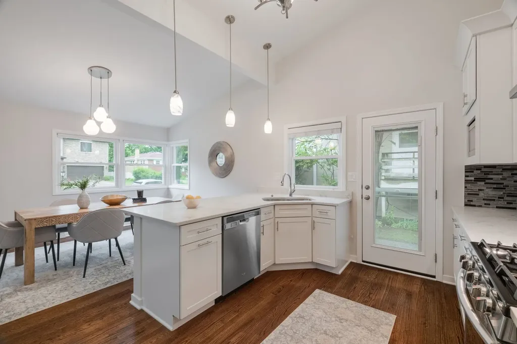 239 Kilpatrick Avenue Wilmette IL 60091