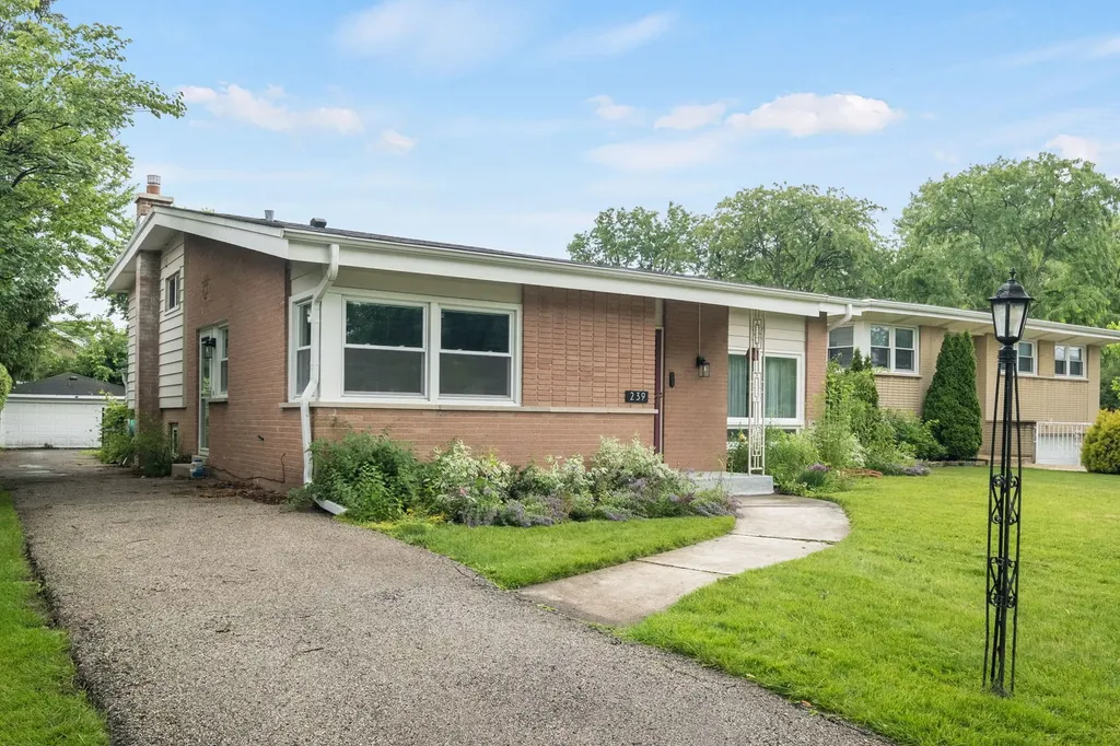 239 Kilpatrick Avenue Wilmette IL 60091