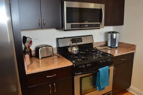 918 West Belmont Avenue Chicago IL 60657