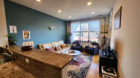 918 West Belmont Avenue Chicago IL 60657