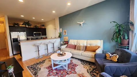918 West Belmont Avenue Chicago IL 60657