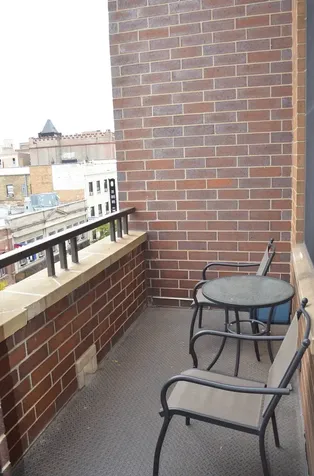 918 West Belmont Avenue Chicago IL 60657