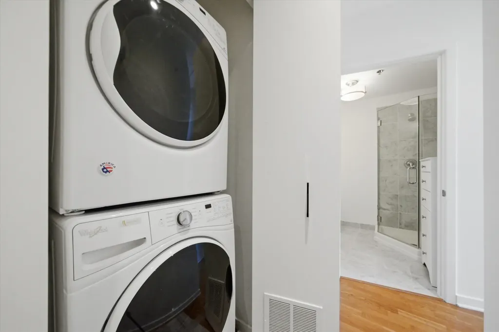 330 West Grand Avenue Chicago IL 60654