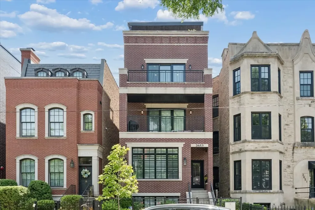 2653 North Dayton Street Chicago IL 60614