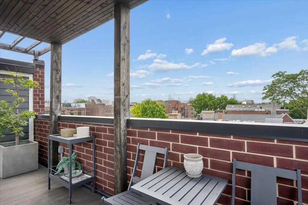2653 North Dayton Street Chicago IL 60614