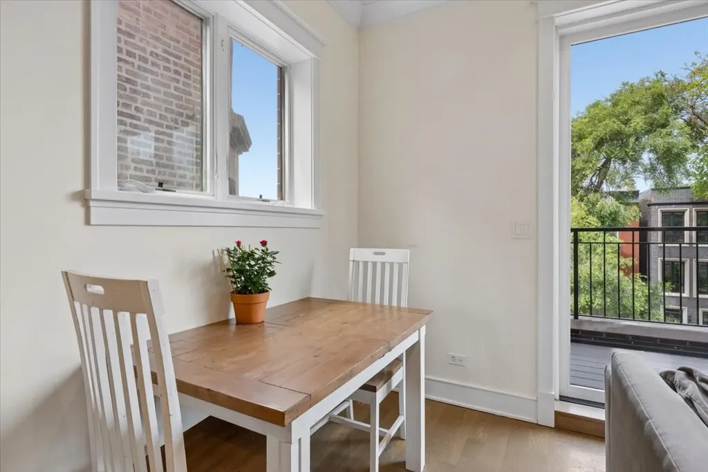 2653 North Dayton Street Chicago IL 60614