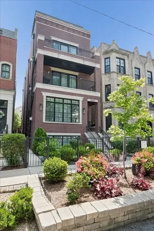 2653 North Dayton Street Chicago IL 60614