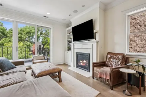 2653 North Dayton Street Chicago IL 60614