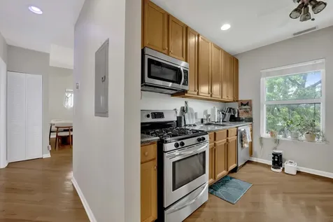 3201 West Argyle Street Chicago IL 60625