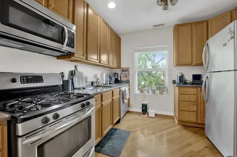 3201 West Argyle Street Chicago IL 60625