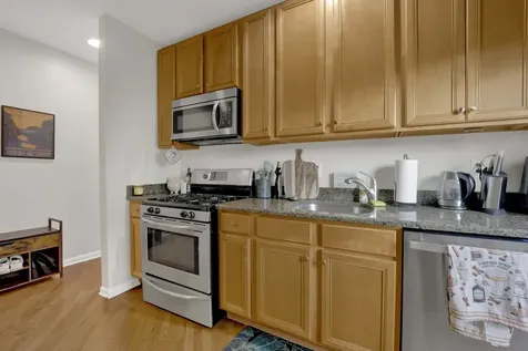 3201 West Argyle Street Chicago IL 60625