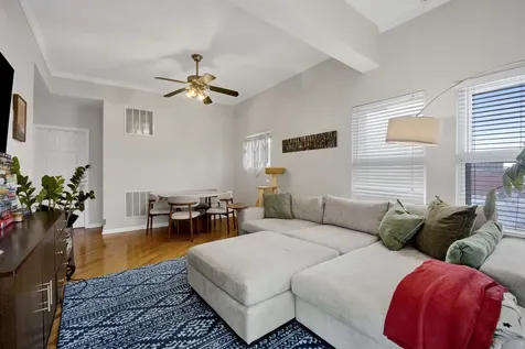 3201 West Argyle Street Chicago IL 60625