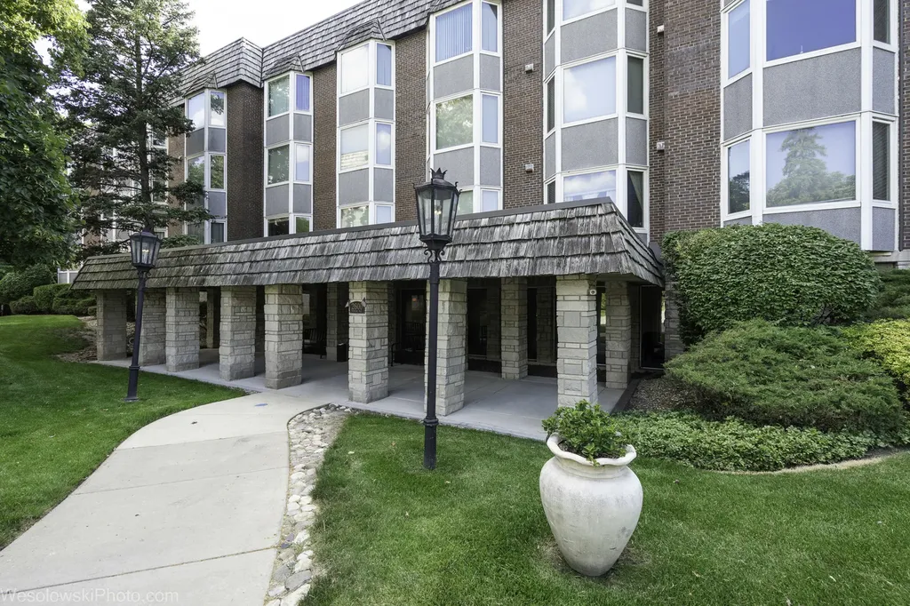 2600 Windsor Mall Park Ridge IL 60068