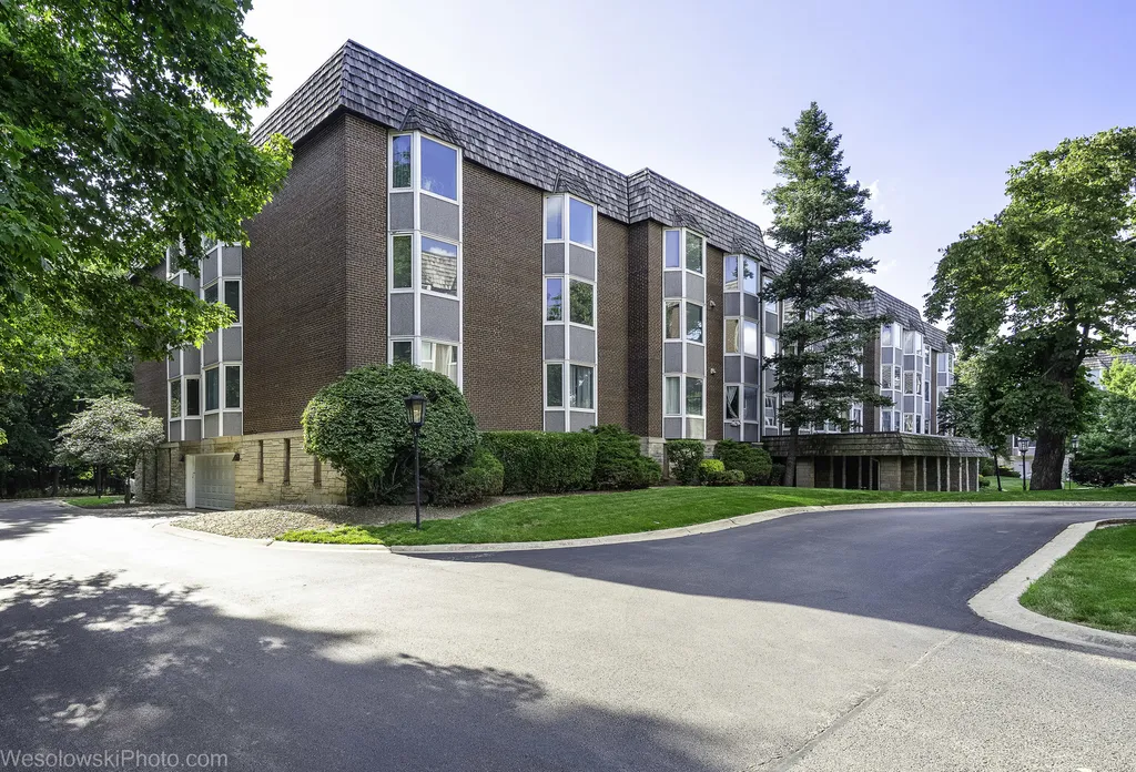 2600 Windsor Mall Park Ridge IL 60068