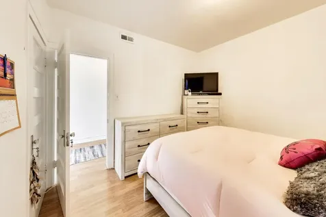 3435 North Harding Avenue Chicago IL 60618