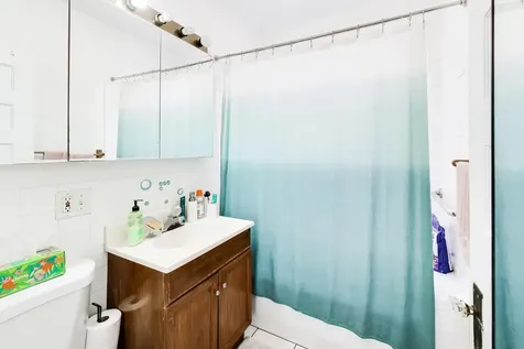 3435 North Harding Avenue Chicago IL 60618