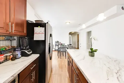 3435 North Harding Avenue Chicago IL 60618