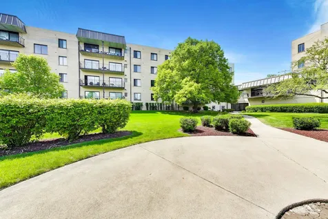 5840 West 104th Street Oak Lawn IL 60453