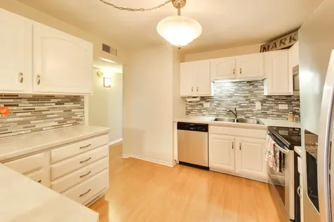 5840 West 104th Street Oak Lawn IL 60453