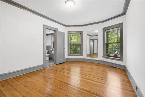 717 West Junior Terrace Chicago IL 60613