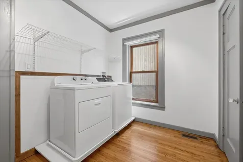 717 West Junior Terrace Chicago IL 60613