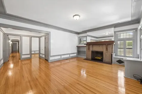 717 West Junior Terrace Chicago IL 60613