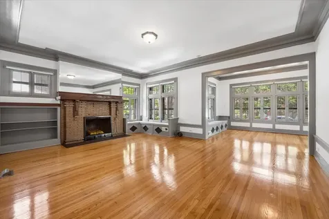 717 West Junior Terrace Chicago IL 60613